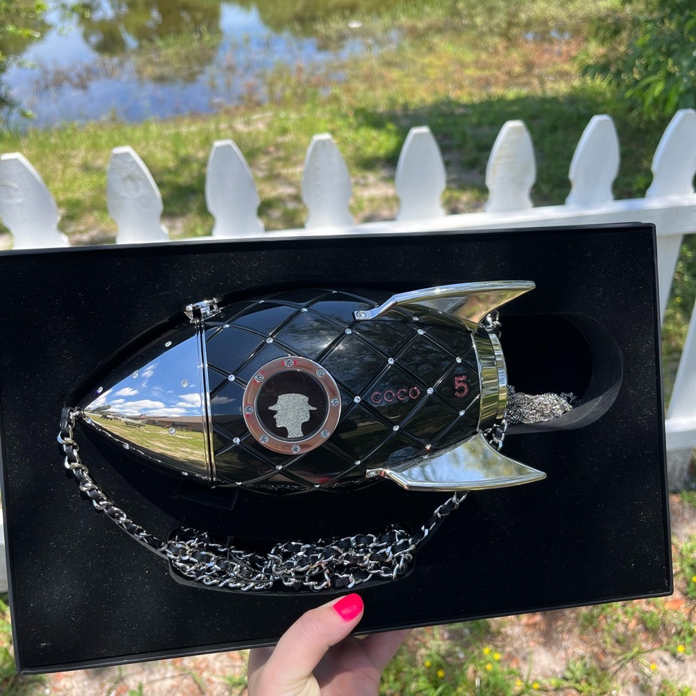 RARE COLLECTIBLE Chanel Rocketship Minaudiere - Picture 8 of 9